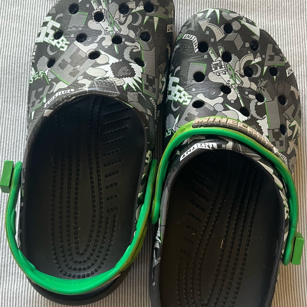 Crocs Minecraft - Picture 3 of 4